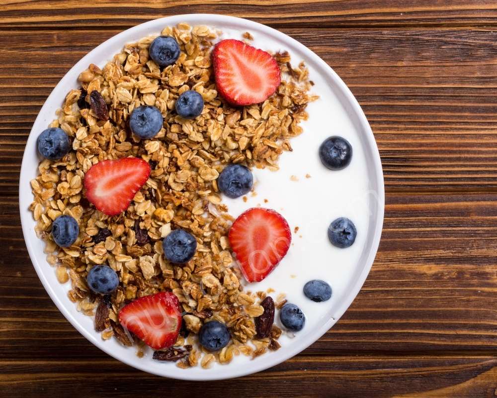 Greek yogurt with granola and fruit